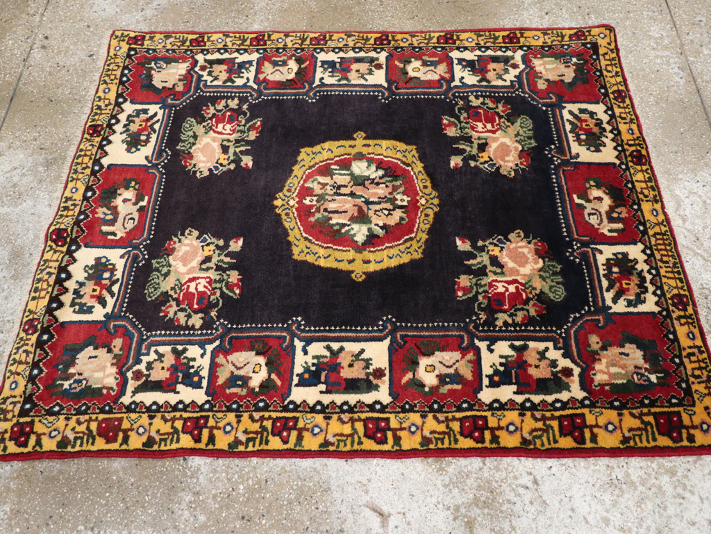 Vintage Persian Bakhtiari Throw Rug, No.31449 - Gsblank