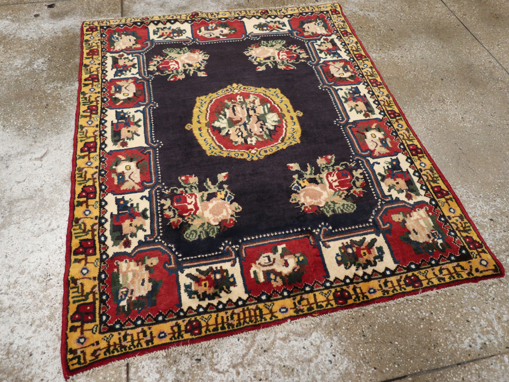 Vintage Persian Bakhtiari Throw Rug, No.31449 - Gsblank