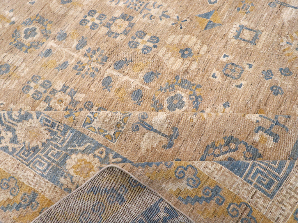 Modern East Turkestan Khotan Room Size Carpet, No.31458 - Gsblank