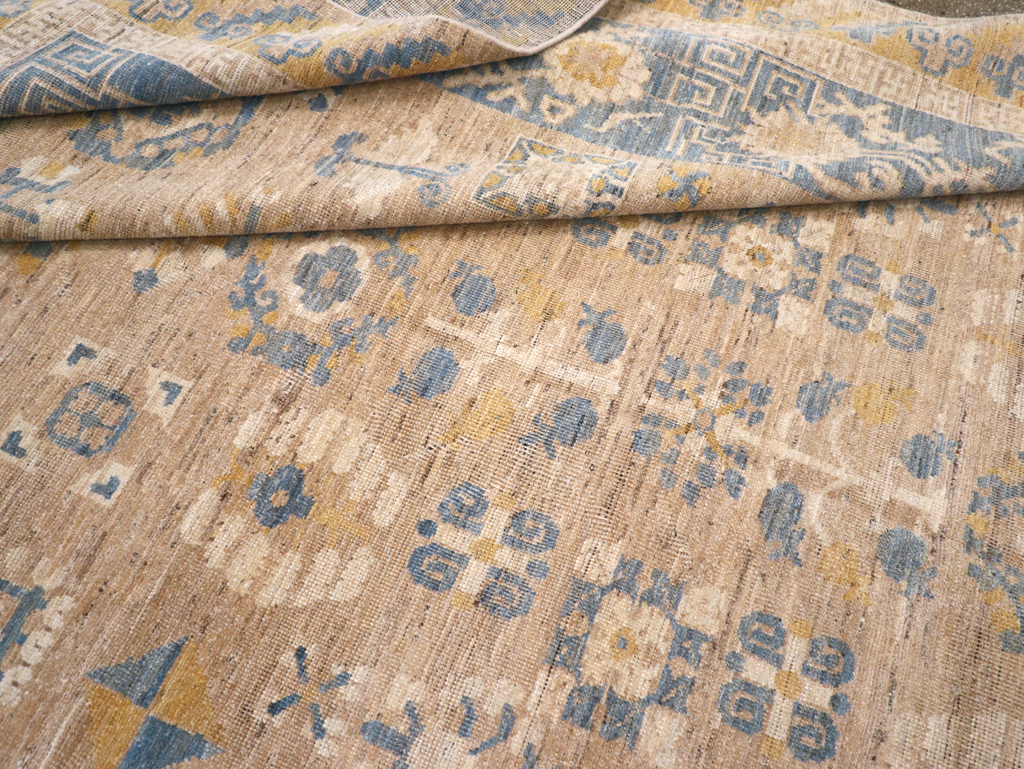 Modern East Turkestan Khotan Room Size Carpet, No.31458 - Gsblank