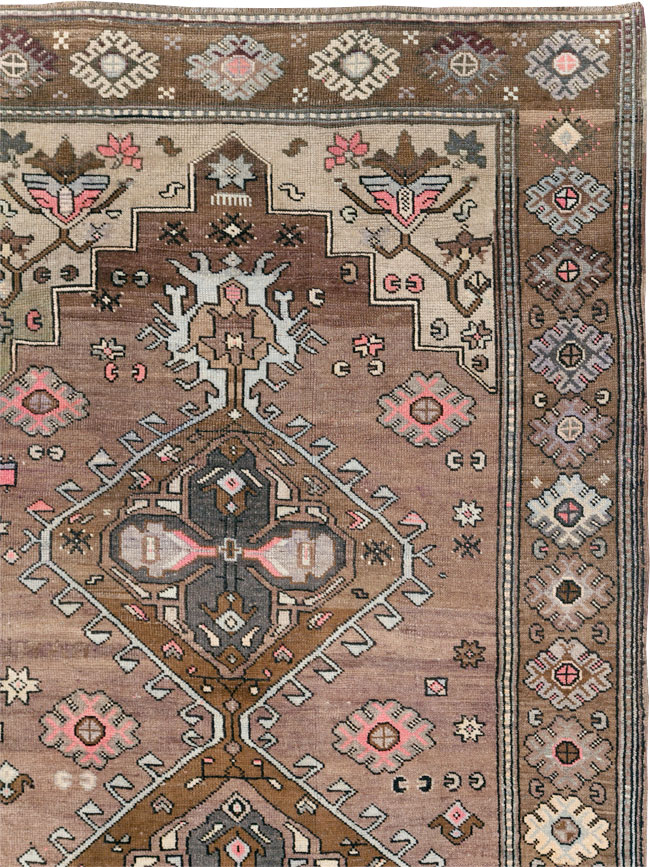 Vintage Turkish Anatolian Tribal Room Size Carpet, No.31467 - Gsblank