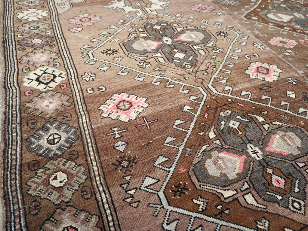 Vintage Turkish Anatolian Tribal Room Size Carpet, No.31467 - Gsblank