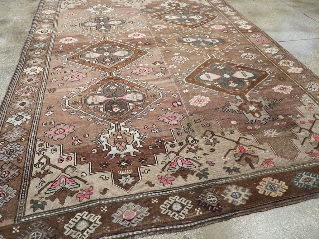 Vintage Turkish Anatolian Tribal Room Size Carpet, No.31467 - Gsblank