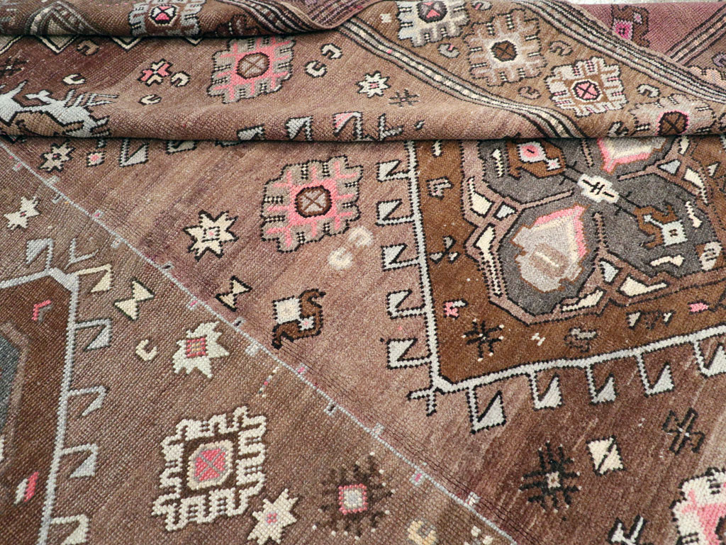 Vintage Turkish Anatolian Tribal Room Size Carpet, No.31467 - Gsblank