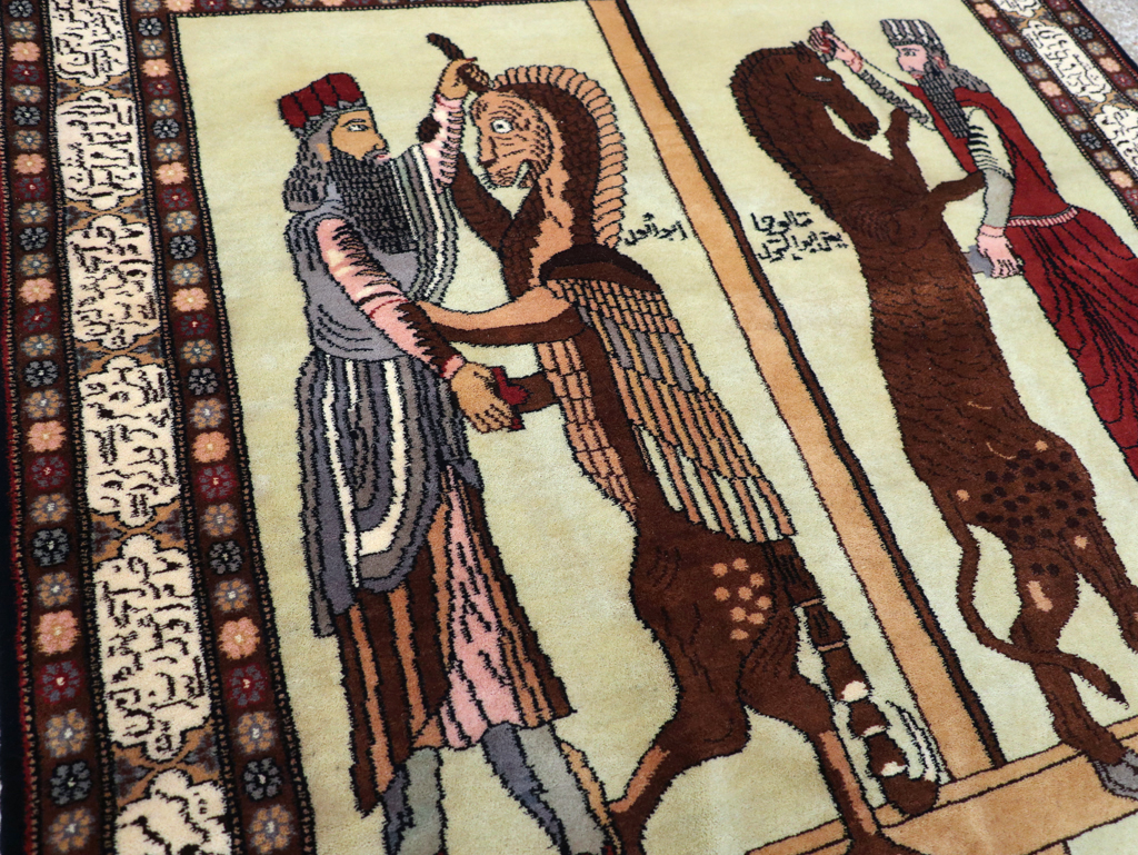 Vintage Turkish Zanjan Pictorial Accent Rug, No.31477 - Gsblank