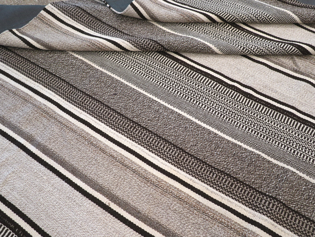 Modern Turkish Flatweave Large Room Size Carpet, No.31541 - Gsblank