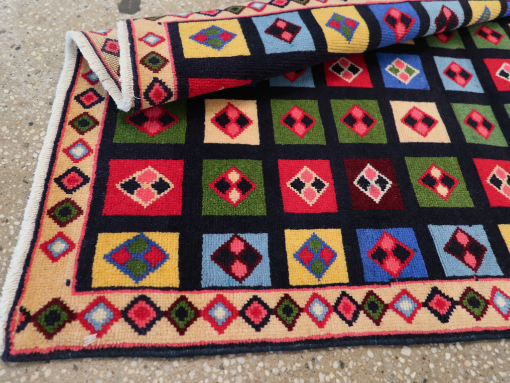 Vintage Persian Mahal Throw Rug, No.31548 - Gsblank