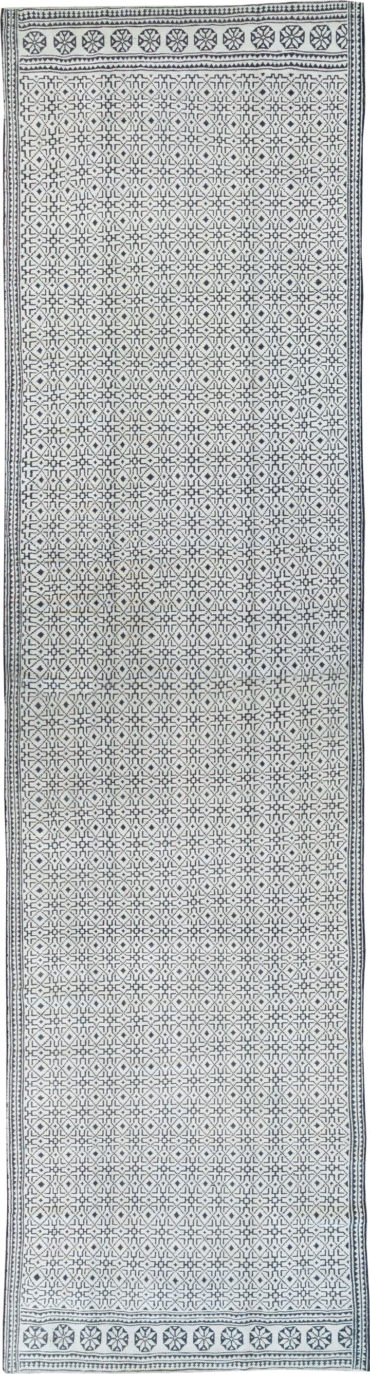 Vintage Persian Flatweave Long and Narrow Gallery Carpet, No.31554 - Gsblank