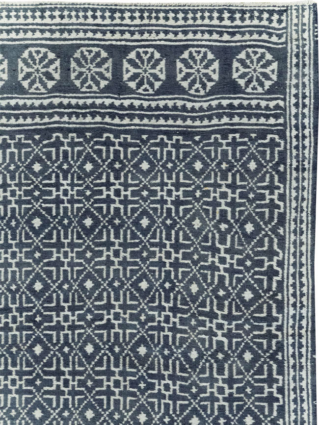 Vintage Persian Flatweave Long and Narrow Gallery Carpet, No.31554 - Gsblank