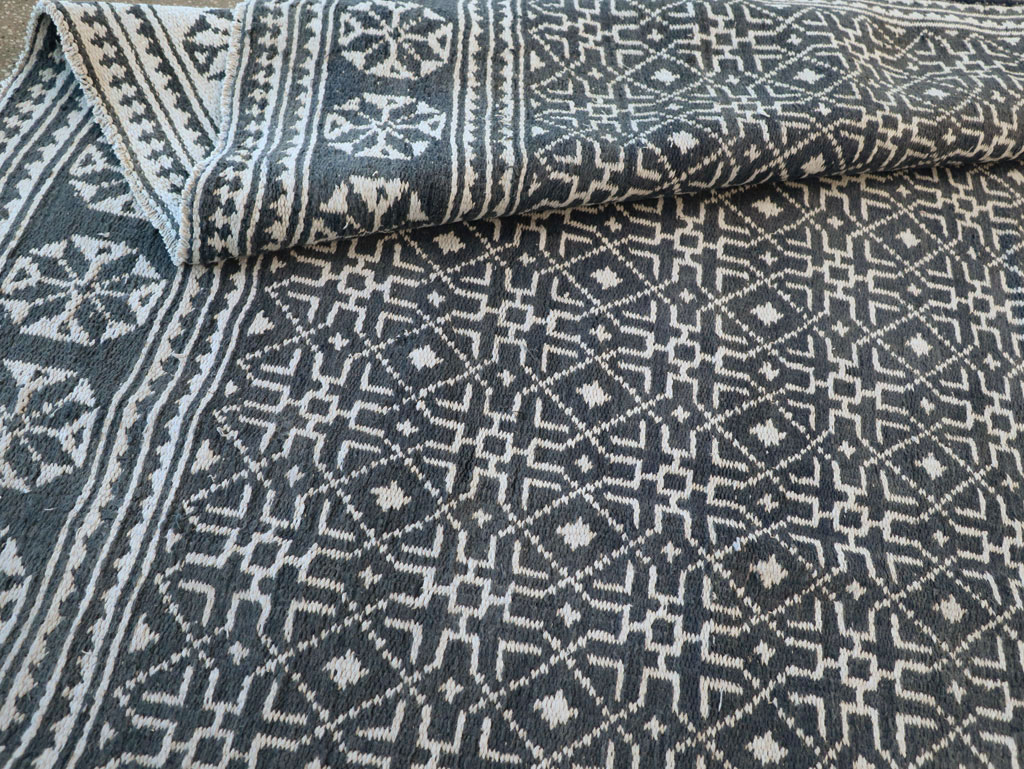 Vintage Persian Flatweave Long and Narrow Gallery Carpet, No.31554 - Gsblank