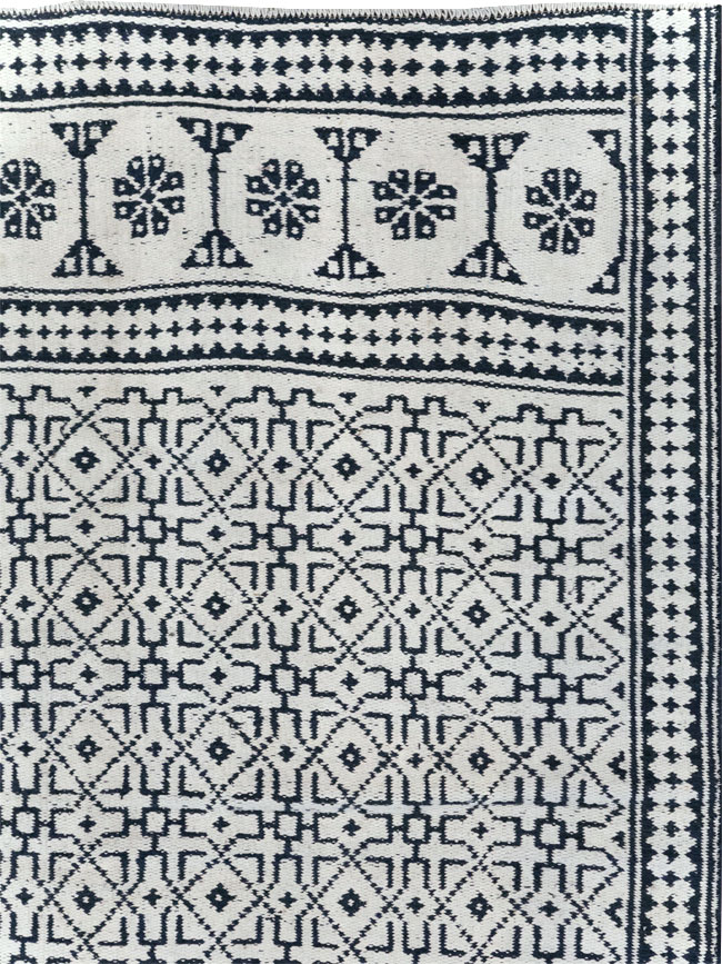 Vintage Persian Flatweave Kilim Room Size Carpet, No.31555 - Gsblank