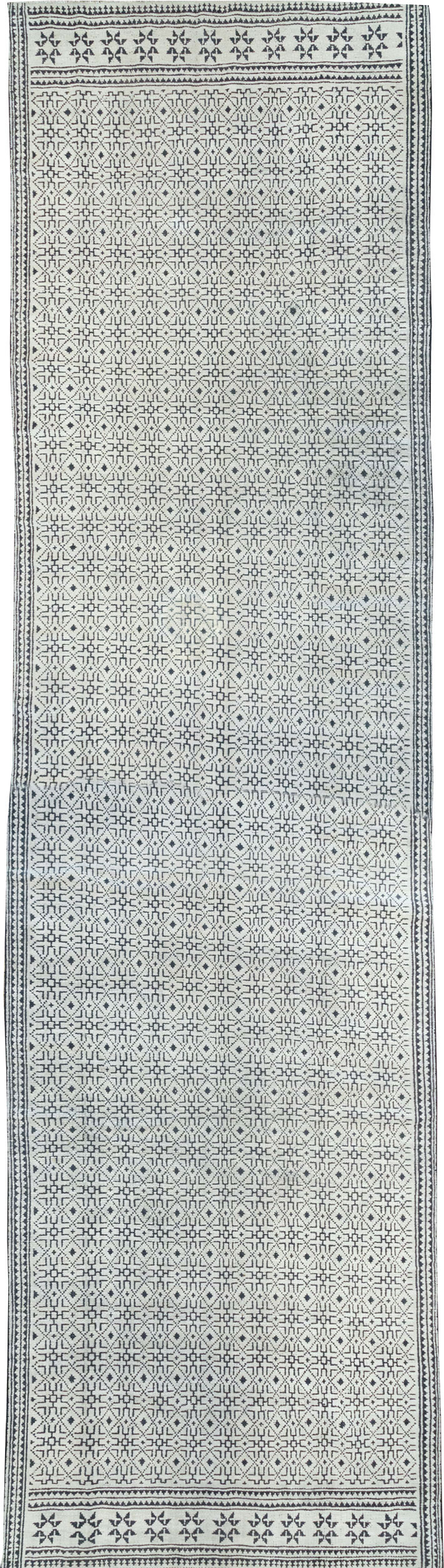 Vintage Persian Flatweave Long and Narrow Gallery Carpet, No.31557 - Gsblank