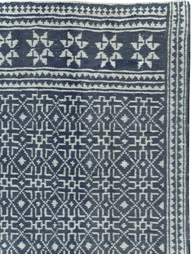 Vintage Persian Flatweave Long and Narrow Gallery Carpet, No.31557 - Gsblank