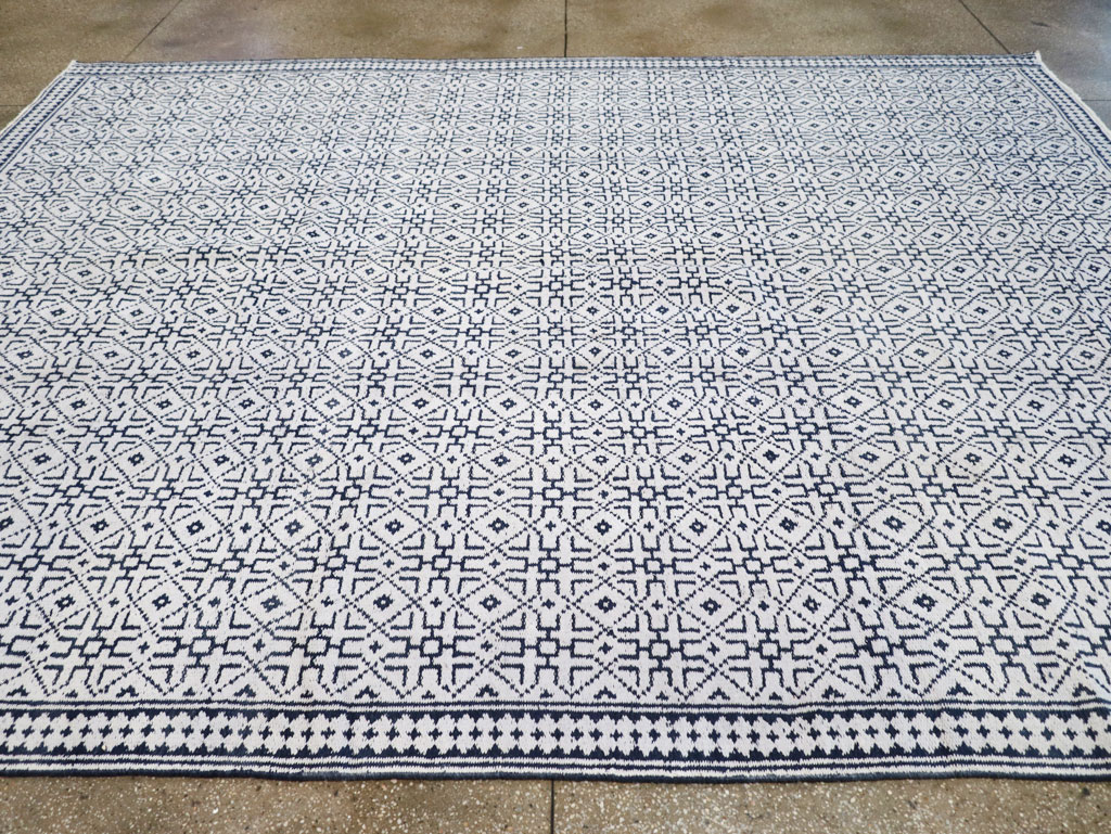 Vintage Persian Flatweave Room Size Carpet, No.31558 - Gsblank