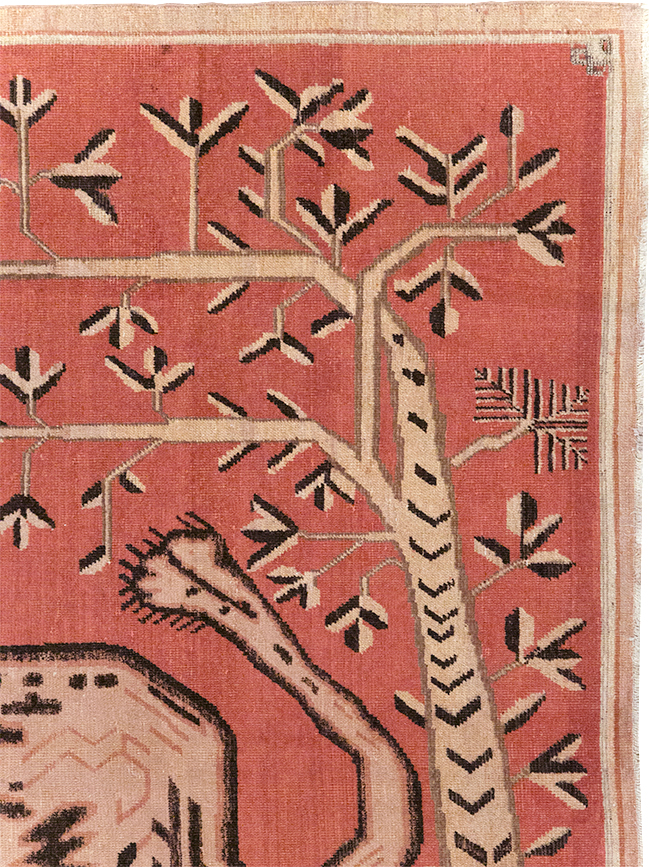 Antique Pictorial Khotan Rug, No.31574 - Gsblank