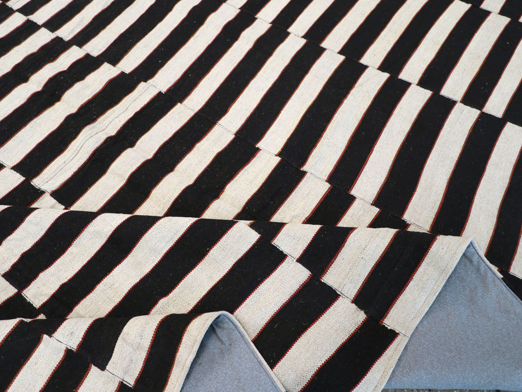 Modern Turkish Flatweave Kilim Large Room Size Carpet, No.31594 - Gsblank