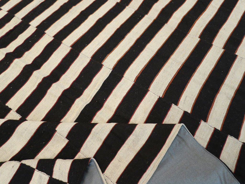 Modern Turkish Flatweave Kilim Room Size Carpet, No.31595 - Gsblank