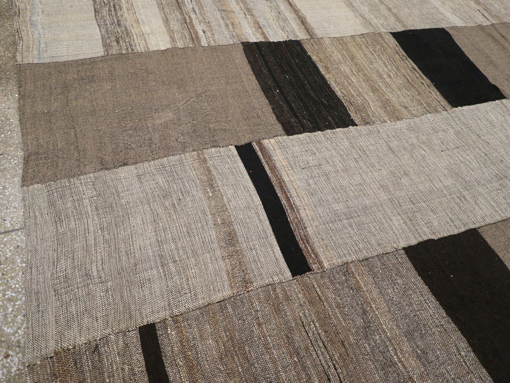 Modern Turkish Flatweave Room Size Carpet, No.31596 - Gsblank