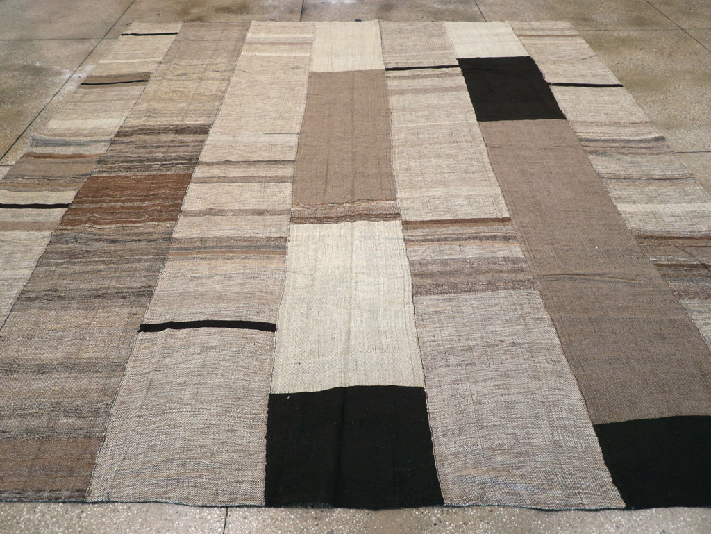 Modern Turkish Flatweave Kilim Square Room Size Carpet, No.31599 - Gsblank