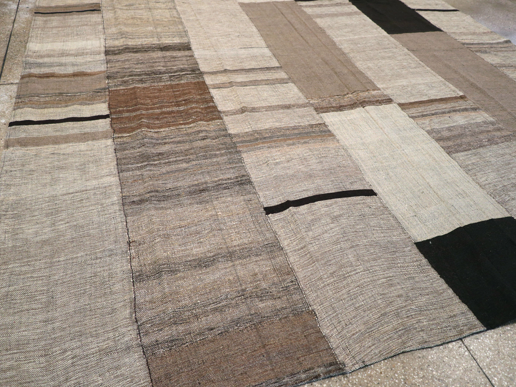 Modern Turkish Flatweave Kilim Square Room Size Carpet, No.31599 - Gsblank