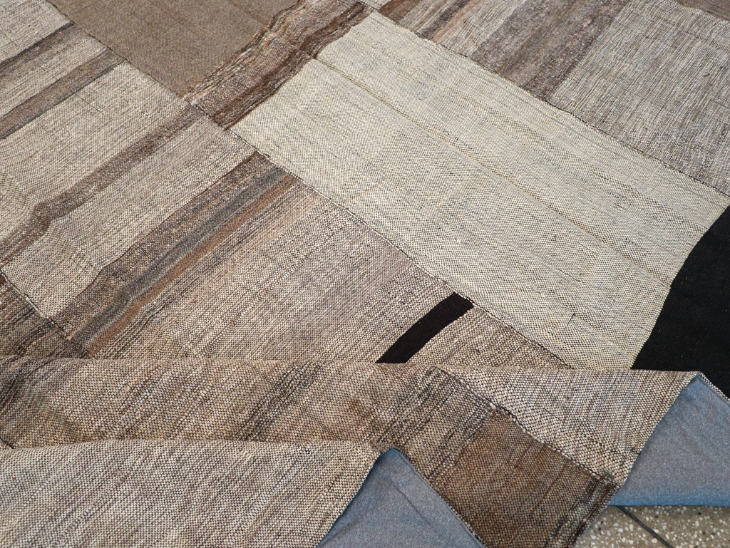 Modern Turkish Flatweave Kilim Square Room Size Carpet, No.31599 - Gsblank