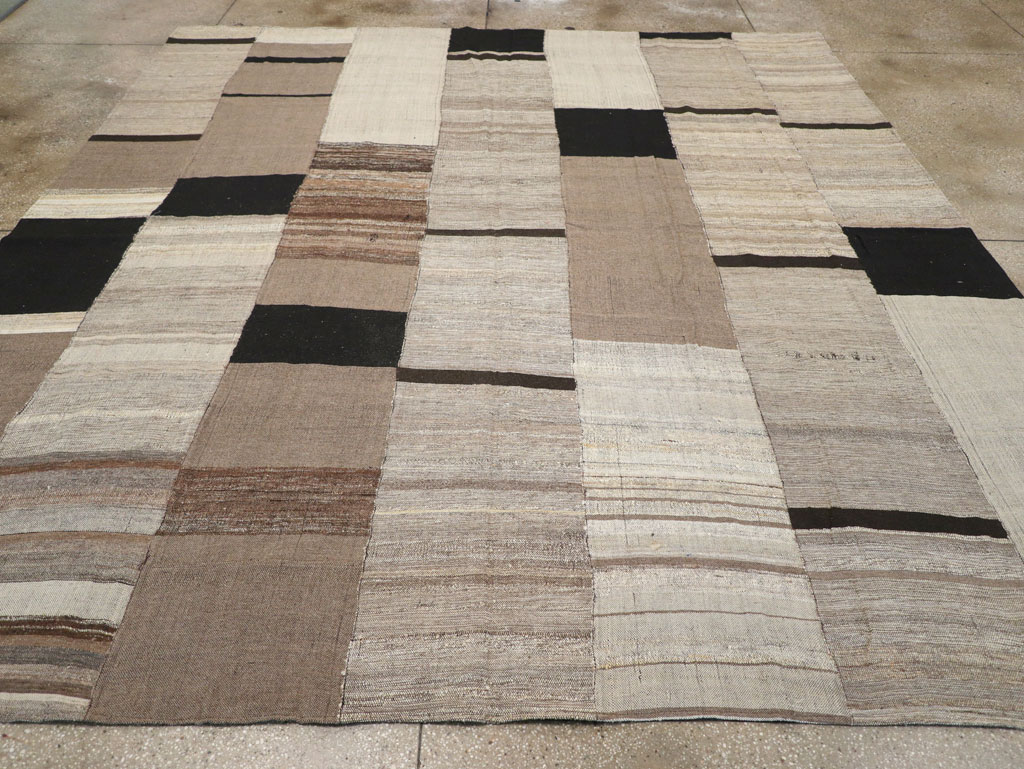 Modern Turkish Flatweave Square Room Size Carpet, No.31609 - Gsblank