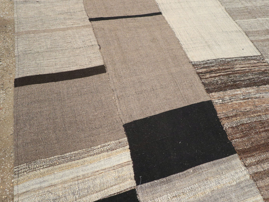 Modern Turkish Flatweave Square Room Size Carpet, No.31609 - Gsblank