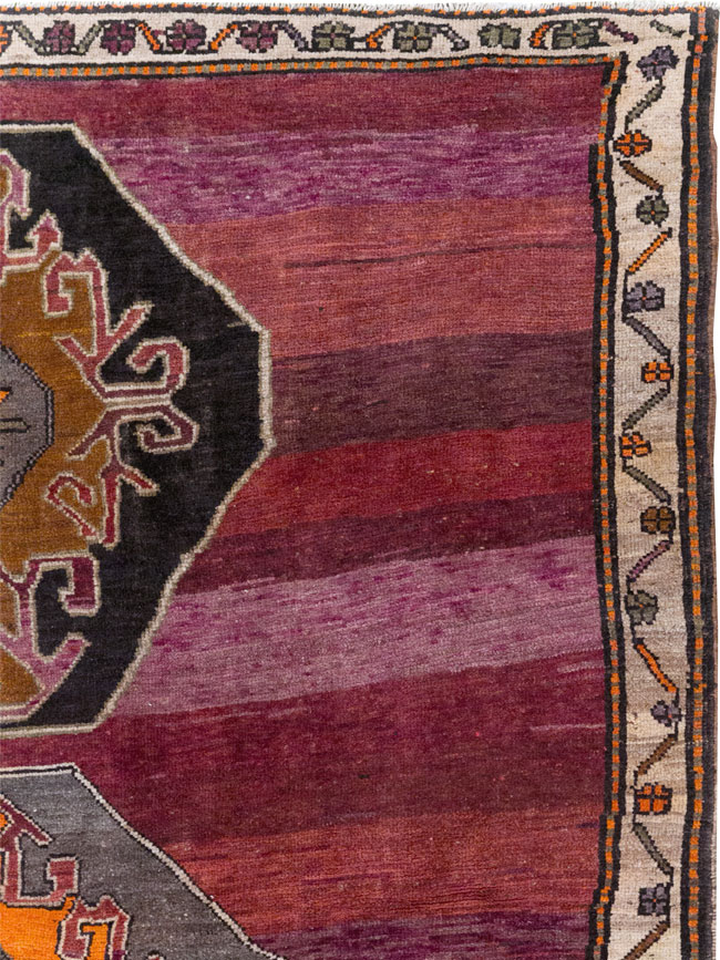 Vintage Turkish Anatolian Small Tribal Room Size Carpet, No.31629 - Gsblank