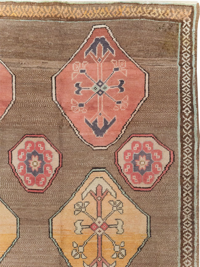 Vintage Turkish Anatolian Tribal Room Size Carpet, No.31649 - Gsblank