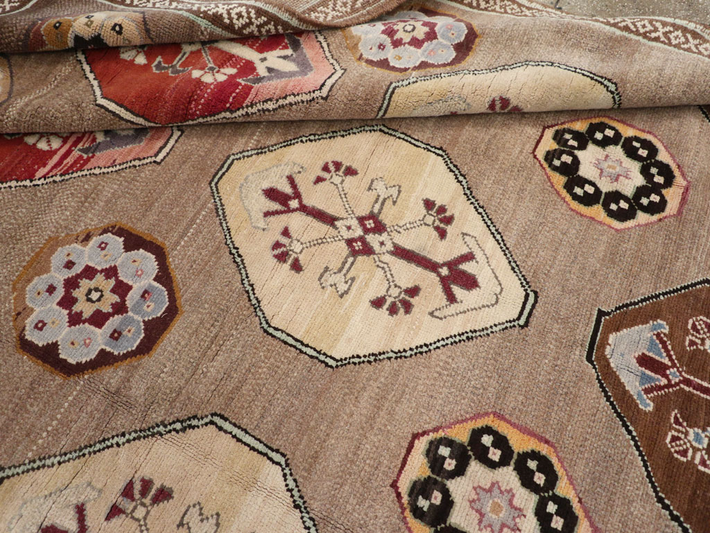 Vintage Turkish Anatolian Tribal Room Size Carpet, No.31649 - Gsblank