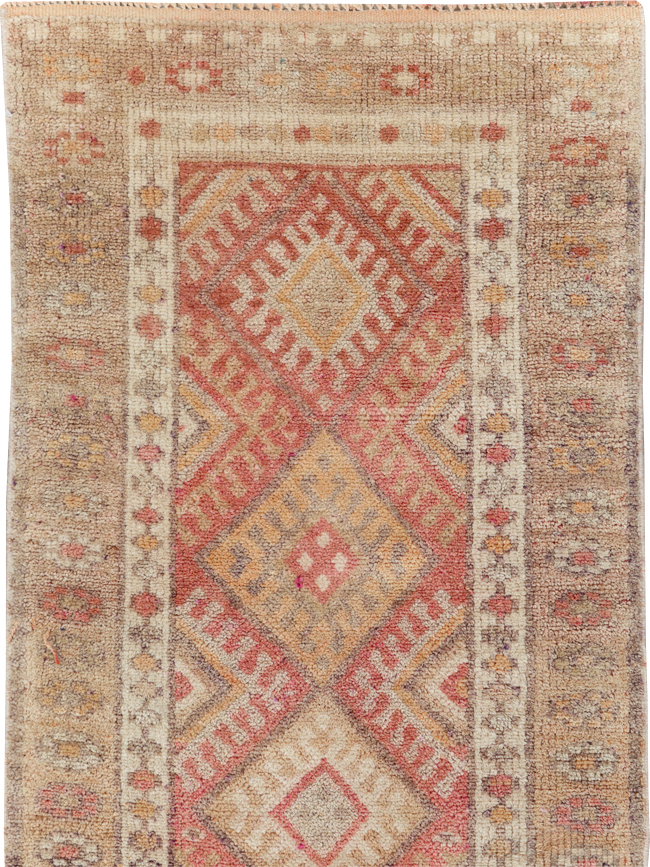 Vintage Turkish Anatolian Small Runner, No.31652 - Gsblank