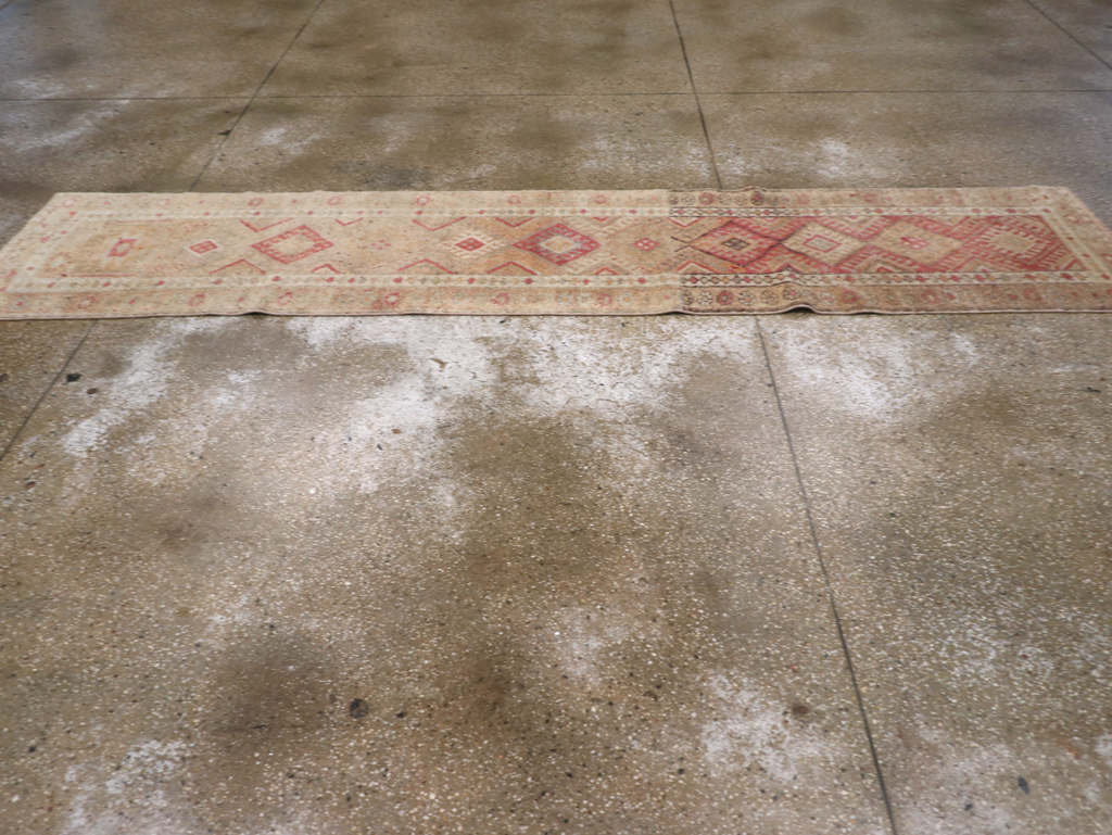 Vintage Turkish Anatolian Small Runner, No.31652 - Gsblank