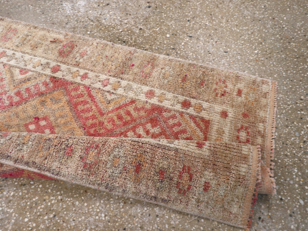 Vintage Turkish Anatolian Small Runner, No.31652 - Gsblank