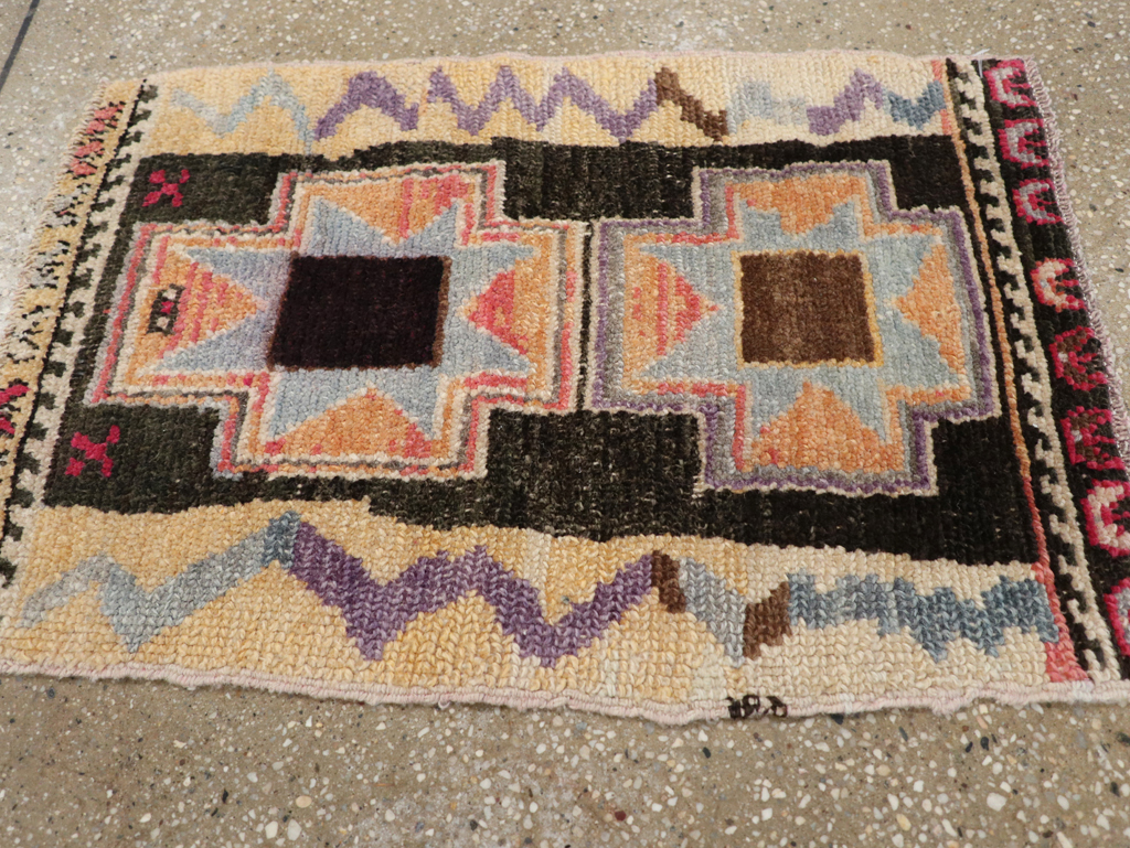 Vintage Turkish Anatolian Throw Rug, No.31664 - Gsblank