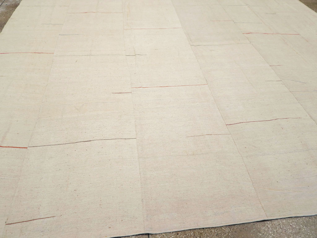 Modern Turkish Flatweave Square Room Size Carpet, No.31674 - Gsblank