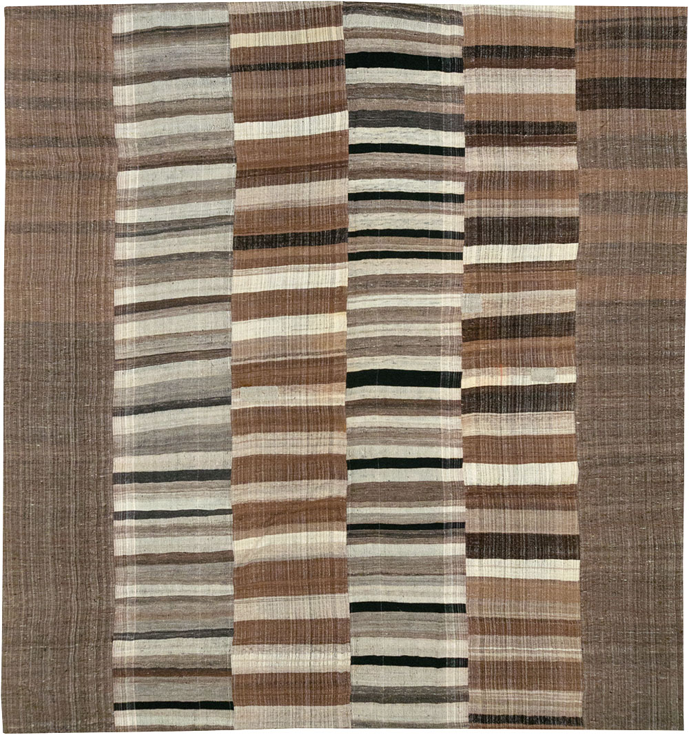 Modern Turkish Flatweave Kilim Square Room Size Carpet, No.31675 - Gsblank