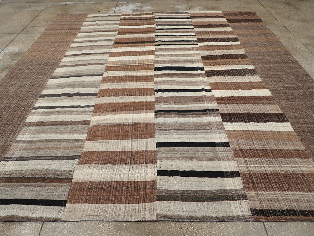 Modern Turkish Flatweave Kilim Square Room Size Carpet, No.31675 - Gsblank