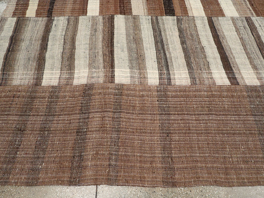 Modern Turkish Flatweave Kilim Square Room Size Carpet, No.31675 - Gsblank