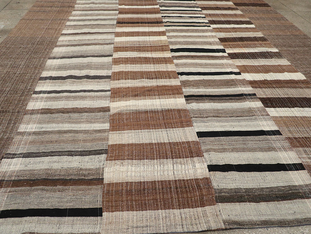 Modern Turkish Flatweave Kilim Square Room Size Carpet, No.31675 - Gsblank