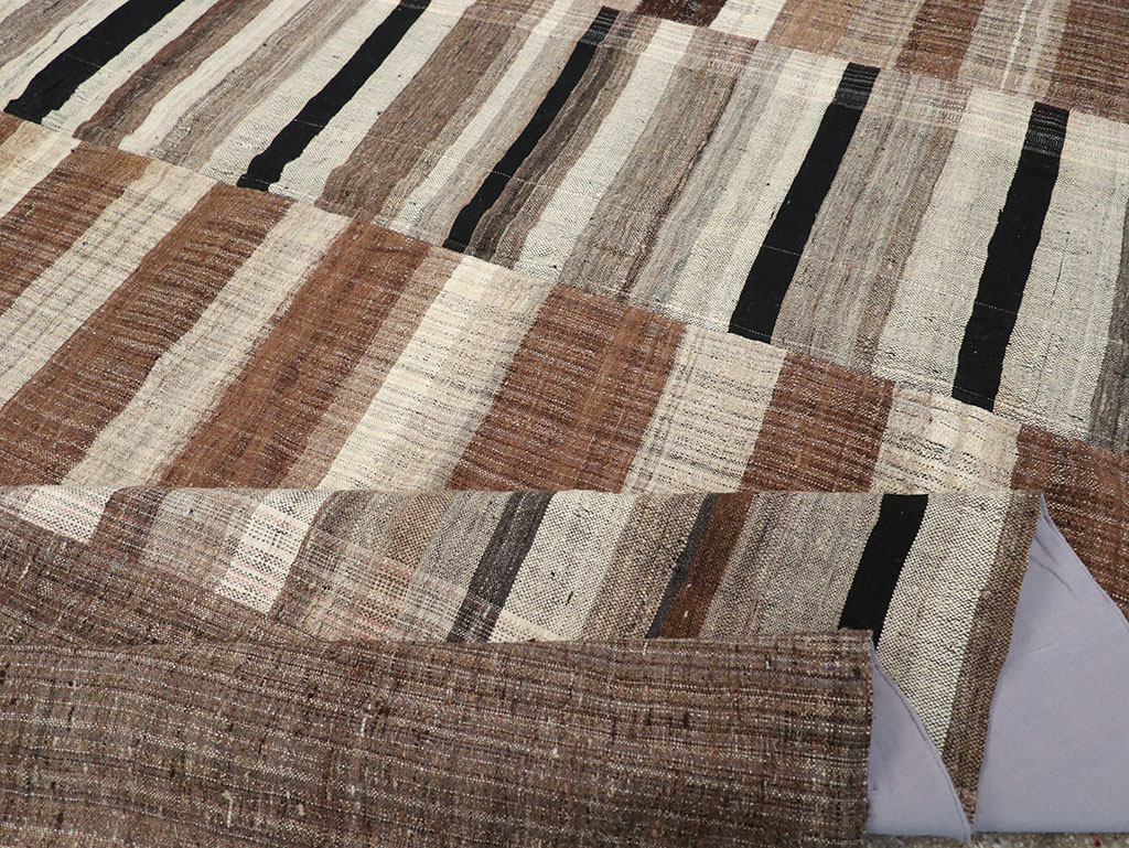 Modern Turkish Flatweave Kilim Square Room Size Carpet, No.31675 - Gsblank