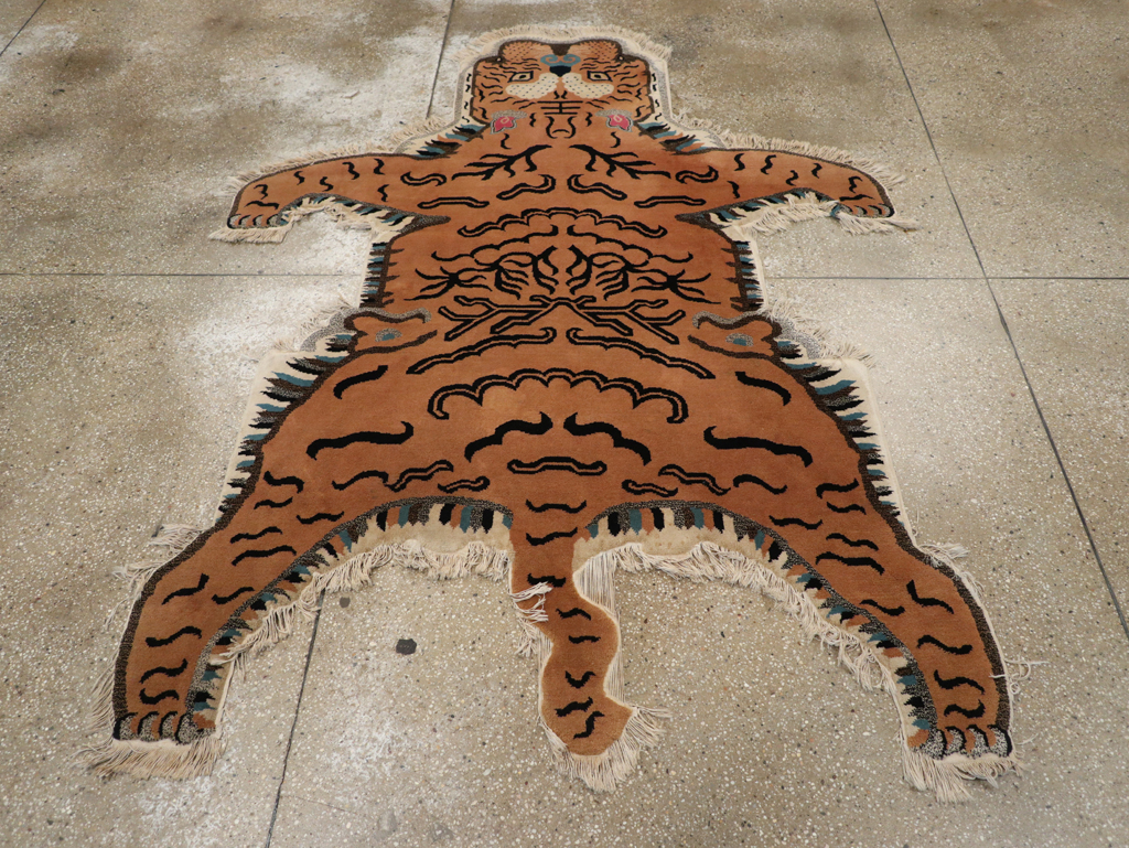 Vintage Pictorial Tibetan Rug, No.31709 - Gsblank