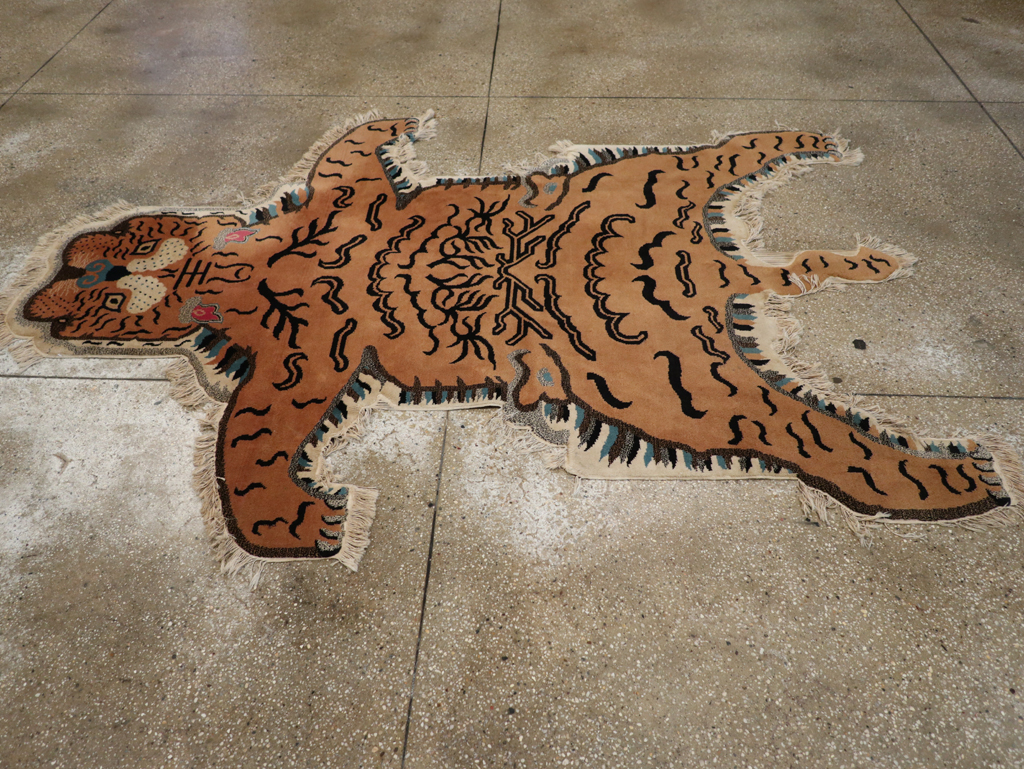 Vintage Pictorial Tibetan Rug, No.31709 - Gsblank