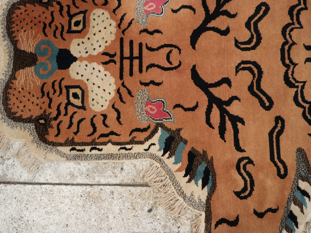 Vintage Pictorial Tibetan Rug, No.31709 - Gsblank