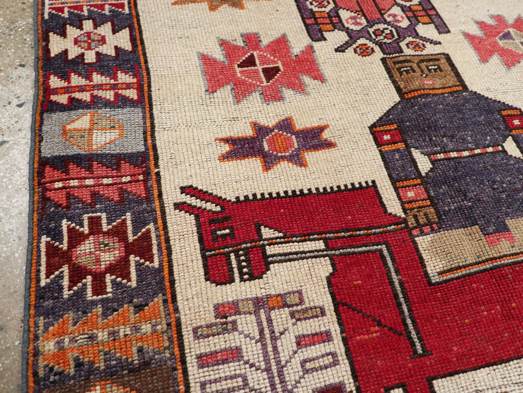 Vintage Persian Pictorial Bakhtiari Accent Rug, No.31742 - Gsblank