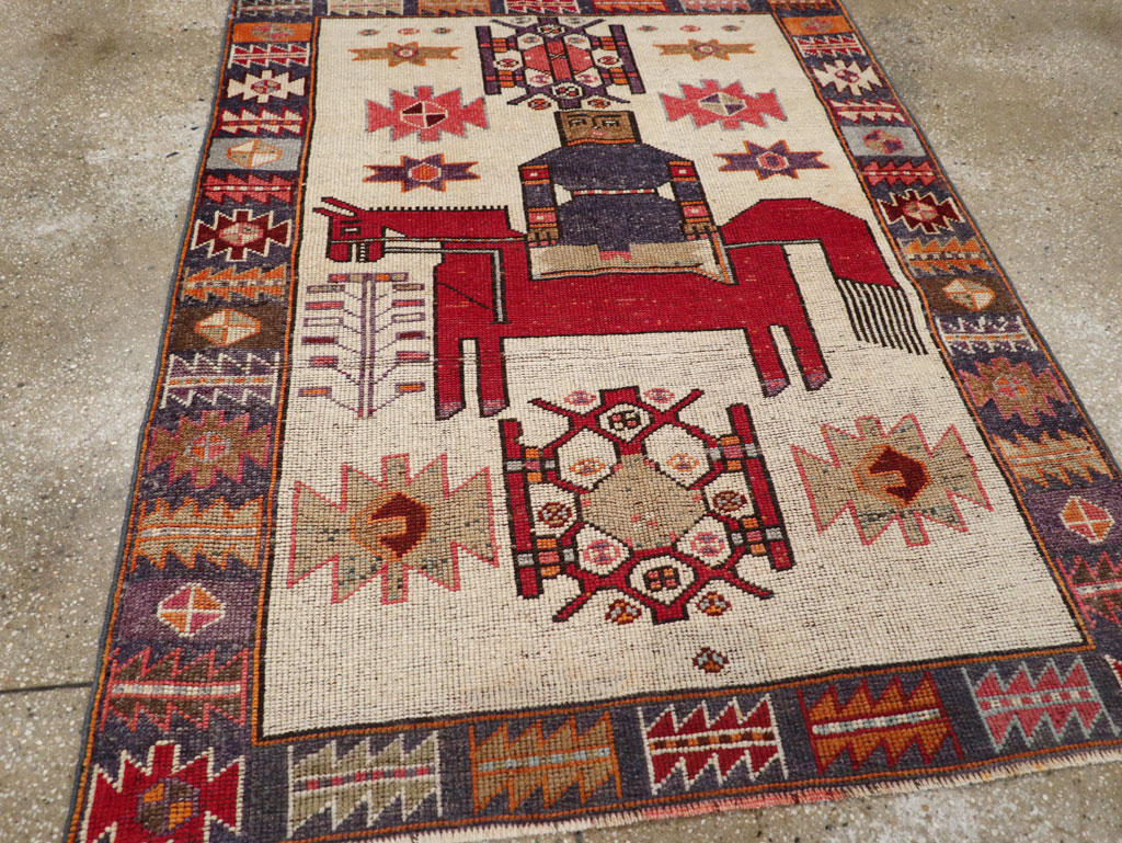 Vintage Persian Pictorial Bakhtiari Accent Rug, No.31742 - Gsblank