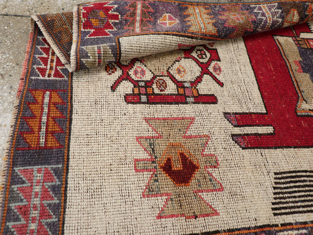 Vintage Persian Pictorial Bakhtiari Accent Rug, No.31742 - Gsblank