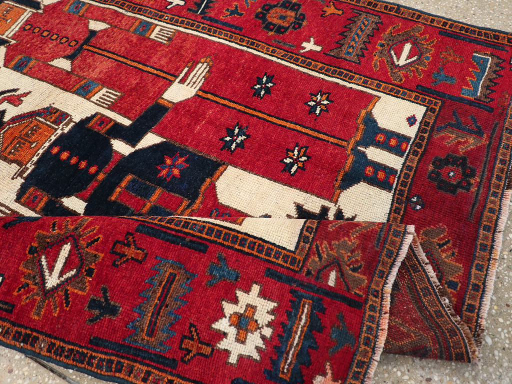 Vintage Bakhtiari Pictorial Rug, No.31746 - Gsblank