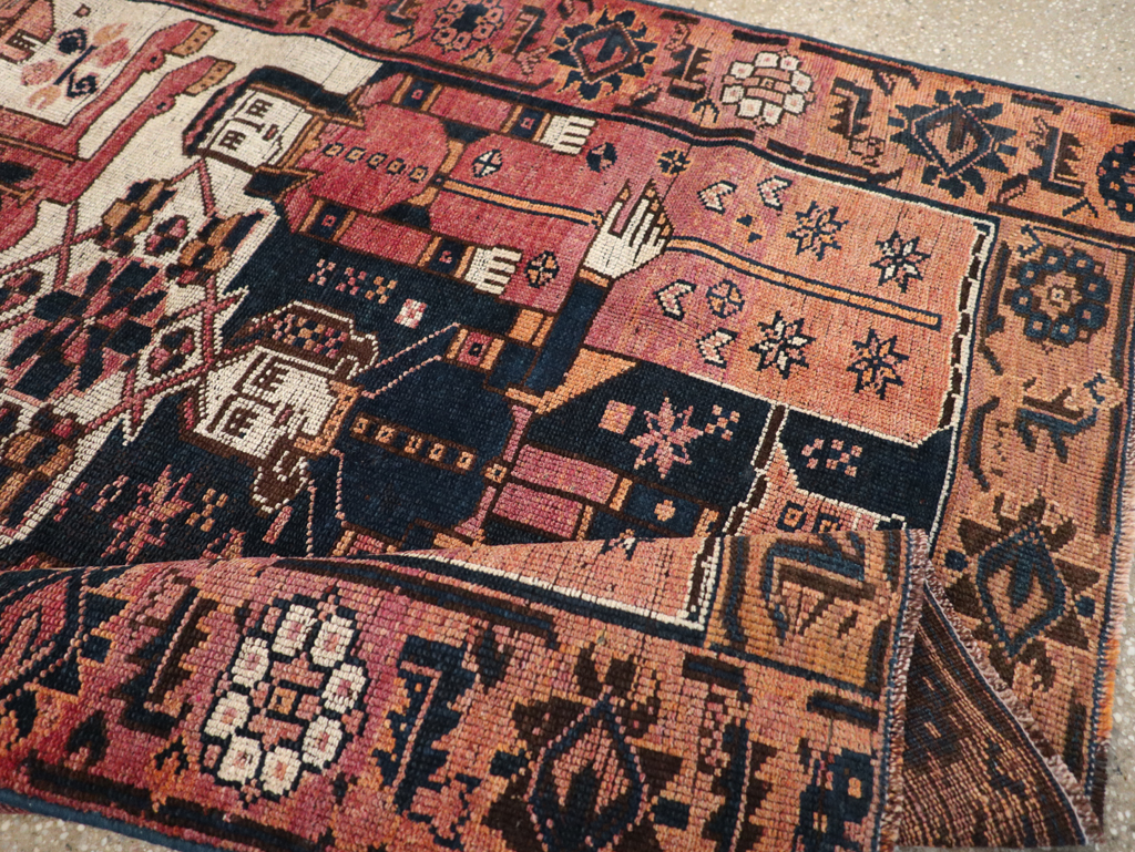 Vintage Persian Bakhtiari Rug, No.31747 - Gsblank