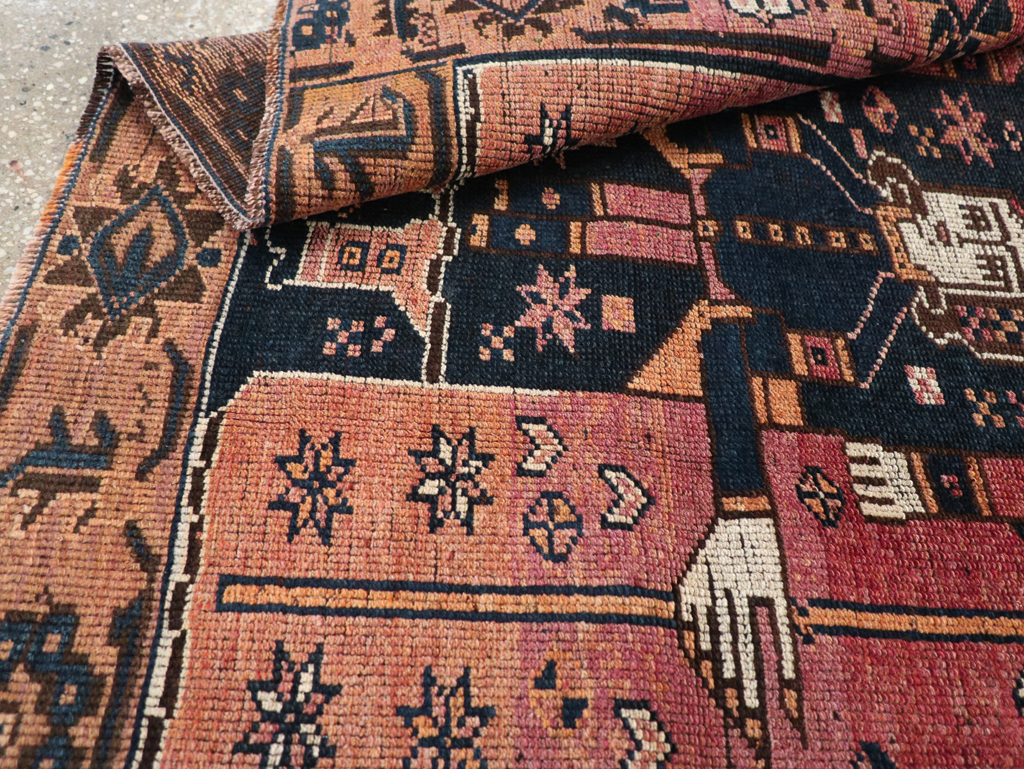 Vintage Persian Bakhtiari Rug, No.31747 - Gsblank