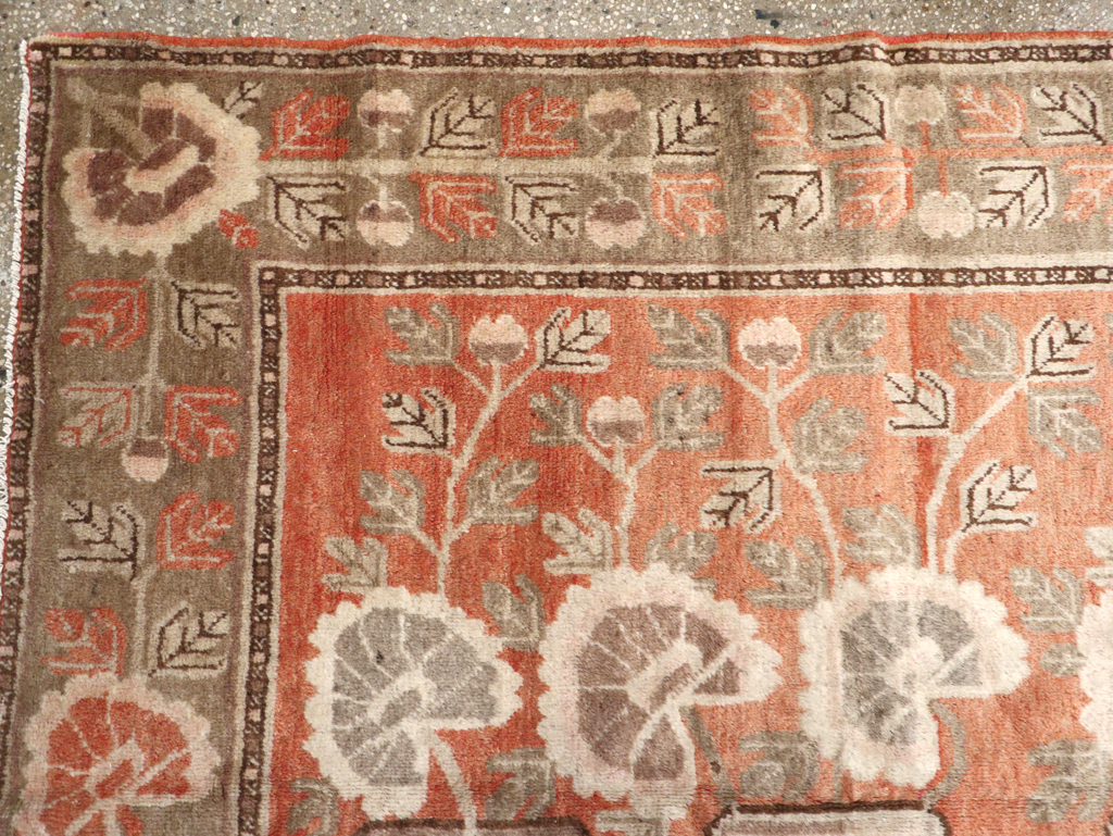 Antique East Turkestan Pictorial Vase Khotan Accent Rug, No.31791 - Gsblank